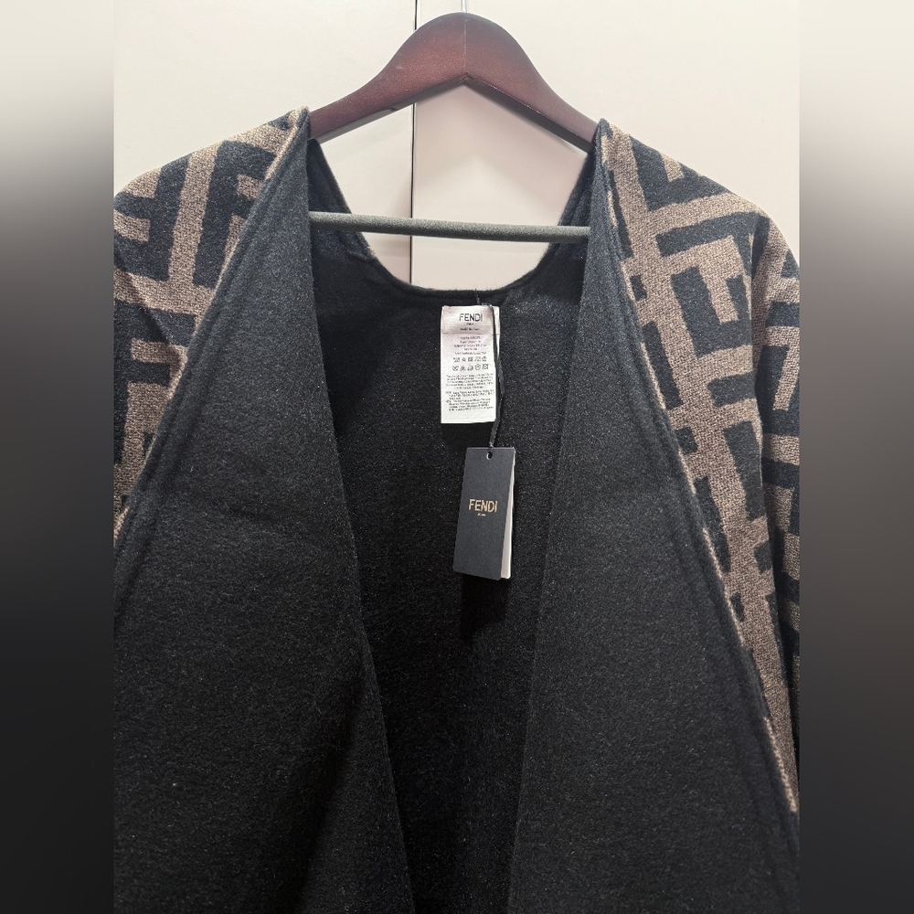 Fendi Reversible Poncho Cape - Picture 8 of 12